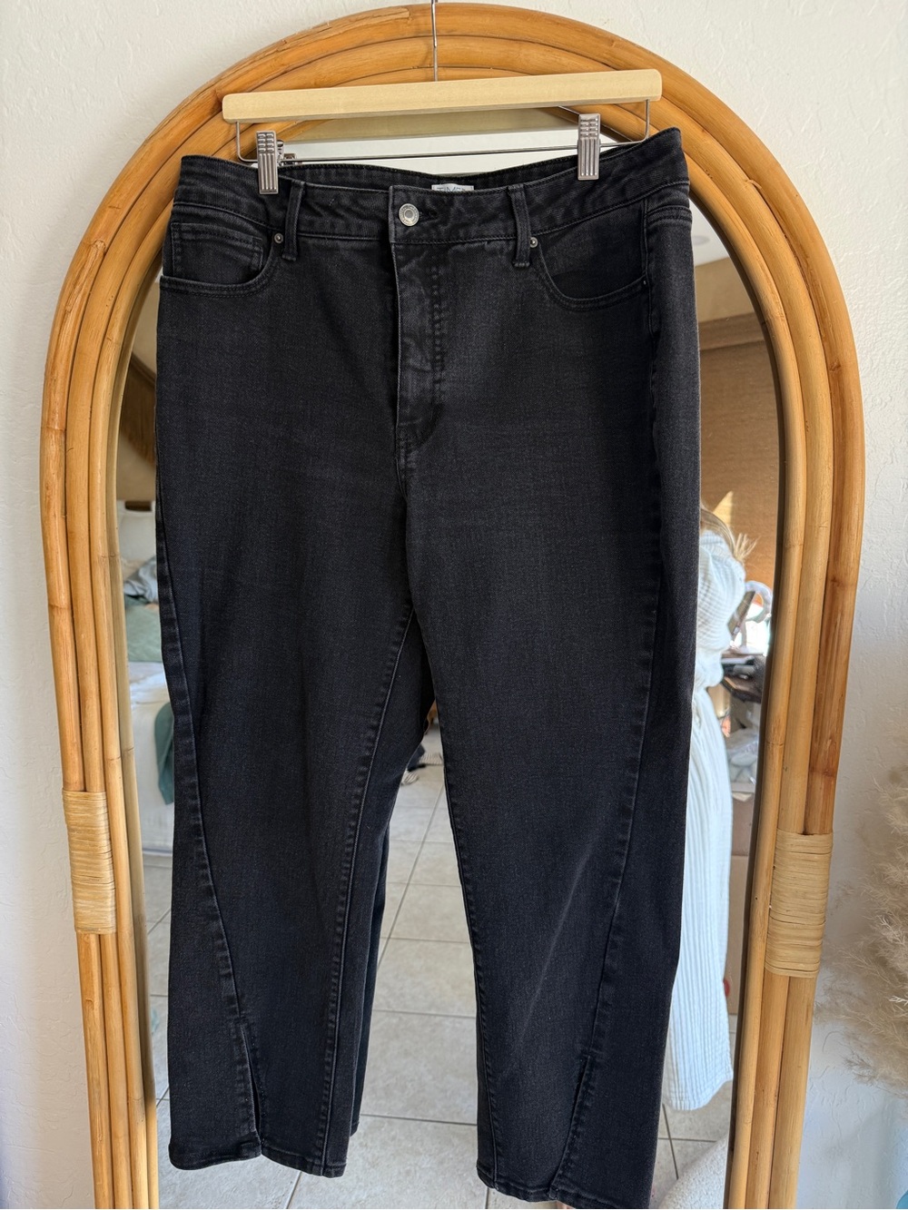 Time and Tru Black Straight-Leg Women's Jeans
